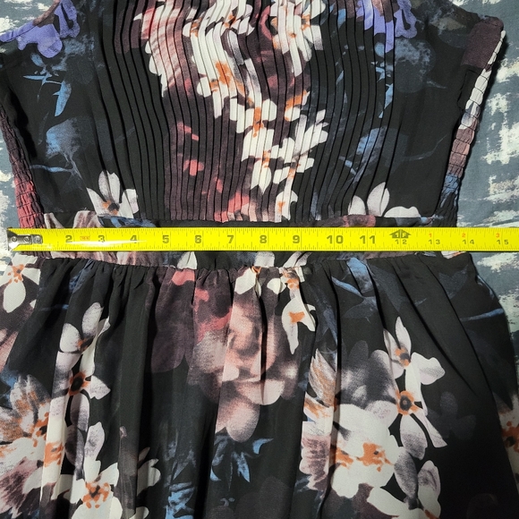 Ricki's dress - Picture 8 of 9